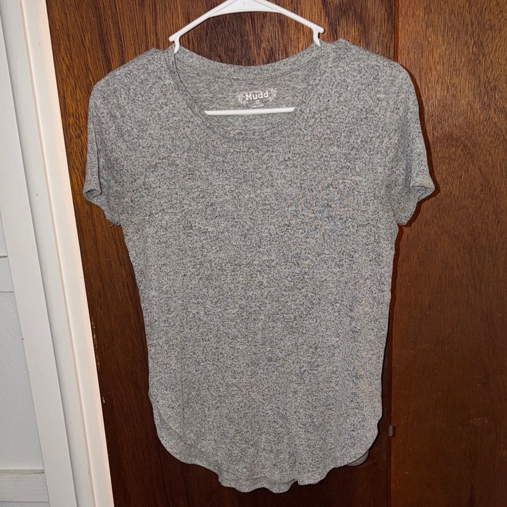 Mudd Gray Short Sleeve Tee – Size XS – Great Condition – $8